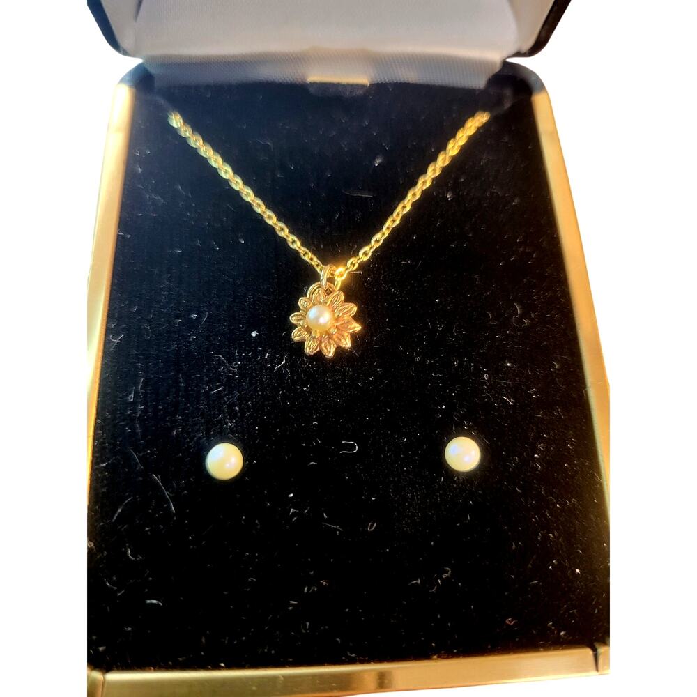 Vintage18KT GE Casini Diamonides Necklace and earring set By Lois Jean